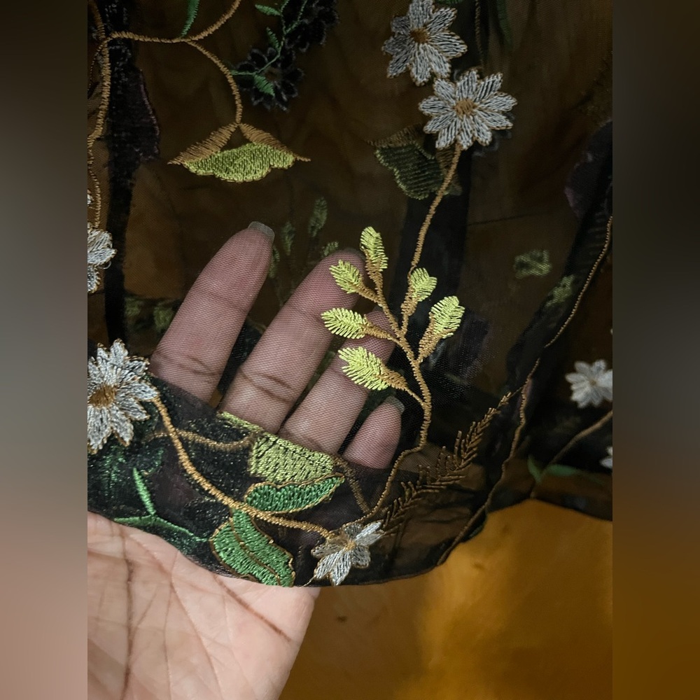 H&M Floral Embroidered Sheer Black Blouse M - Picture 3 of 9